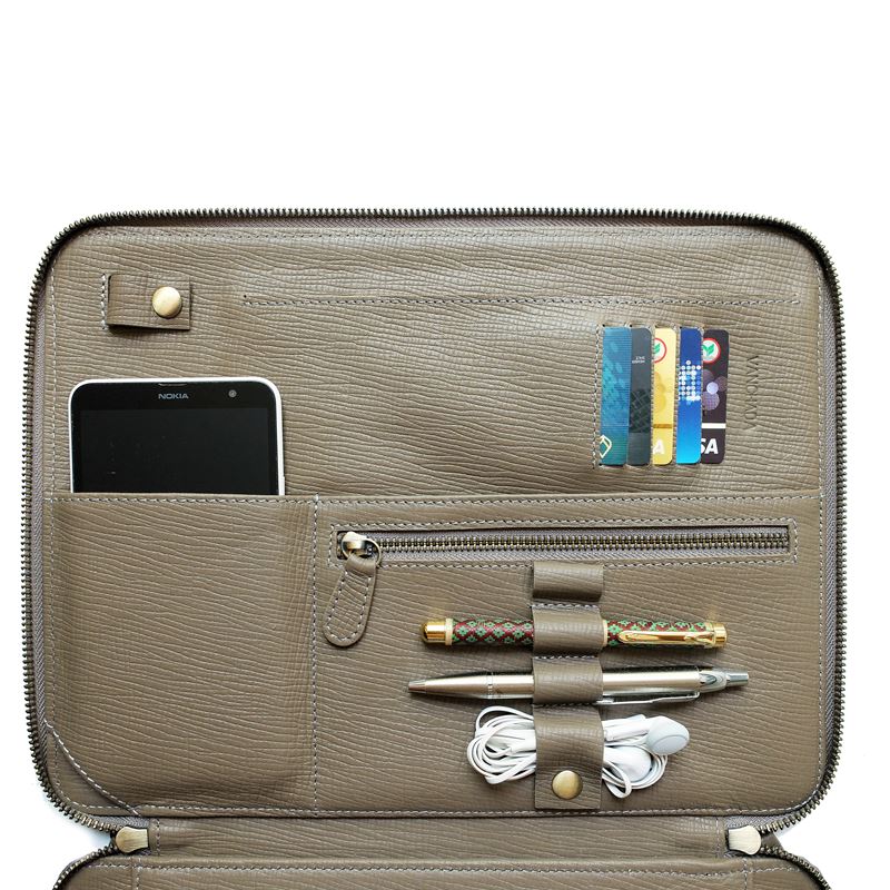 กระเป๋าใส่ ipad / tablet Tech. Folio Smog Color Embossed Full Grain Cow Leather ESSENTIAL for Journey